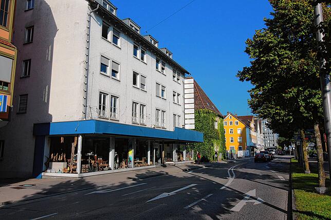 So sah die Friedrichstraße 2016 aus. Das Gebäude vom Modegeschäft Binzberger (weißes Gebäude) und auch die Stadtkasse dahinter wurden ...
