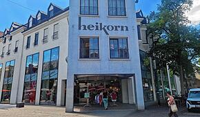 Das Modehaus Heikorn in der Singener Innenstadt. Das Traditionsunternehmen wird nach über 60 Jahren seine Türen schließen.