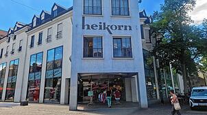 Das Modehaus Heikorn in der Singener Innenstadt. Das Traditionsunternehmen wird nach über 60 Jahren seine Türen schließen.