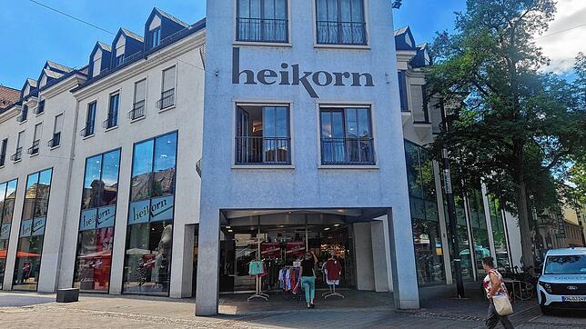 Das Modehaus Heikorn in der Singener Innenstadt. Das Traditionsunternehmen wird nach über 60 Jahren seine Türen schließen.