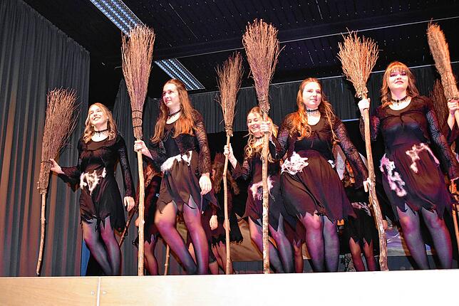 Bild 12: Bunter Abend in Untermettingen – hier sind die Bilder