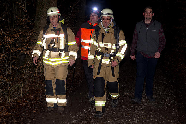 An den ersten beiden Tagen seines Marschs war Kai Eichler täglich mehr als 50 Kilometer zusammen mit MTU-Chef Andreas Schell unterwegs.