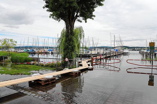 Die Übergangslösung erfüllt ihren Zweck: Die Boote im Yachthafen sind wieder gut zu erreichen.