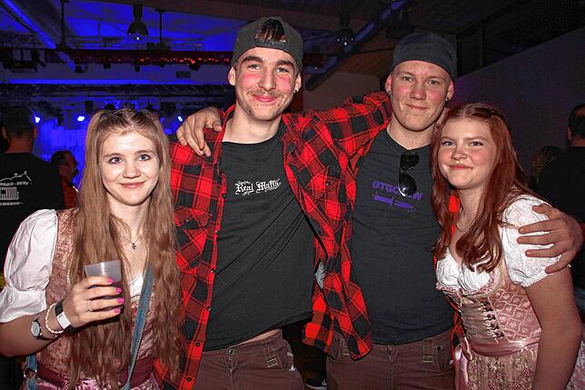 Bild 17: Ausgelassene Stimmung beim Dorfrocker-Konzert in Sauldorf