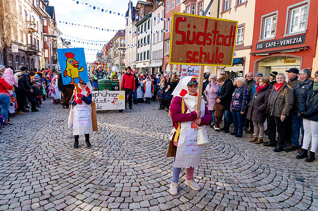 Bild 5: Bilder vom großen Kinderumzug in VS-Villingen am Schmotzigen &ndash; Teil 3