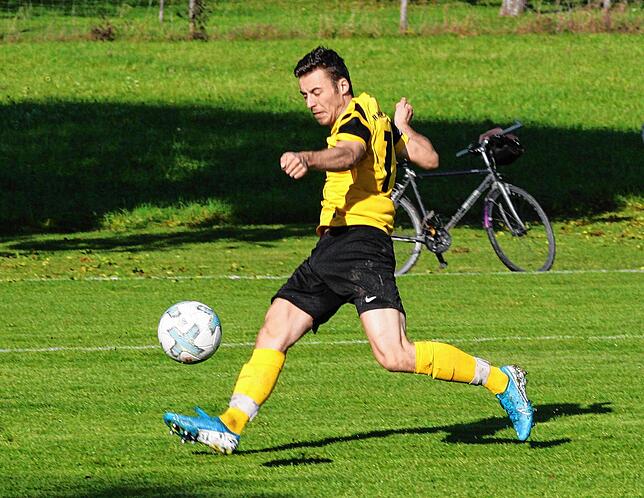 Torhungrig: Jannis Pietzke erzielte drei Treffer beim 4:1-Sieg des VfR Horheim-Schwerzen beim SV Waldhaus.
