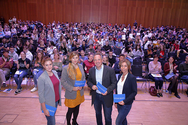 Bild 11: #ichvertraueFakten &ndash; Alle Bilder zum Auftakt des SÜDKURIER-Medienprojekts Klasse! in der Singener Stadthalle
