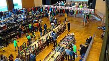 So geschäftig wie hier beim Skibasar 2021 soll es auch am 22. und 23. Oktober wieder in der Villinger Tonhalle zugehen.