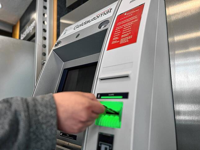 Geldautomaten sind immer wieder das Ziel organisierter Banden. Allein im Jahr 2022 wurden bundesweit rund 500 Automaten gesprengt.