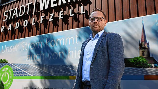 Interimsgeschäftsführer Joachim Kania von den Stadtwerken Radolfzell rechnet mit weiterhin hohen Energiepreisen. Immerhin kann er ...