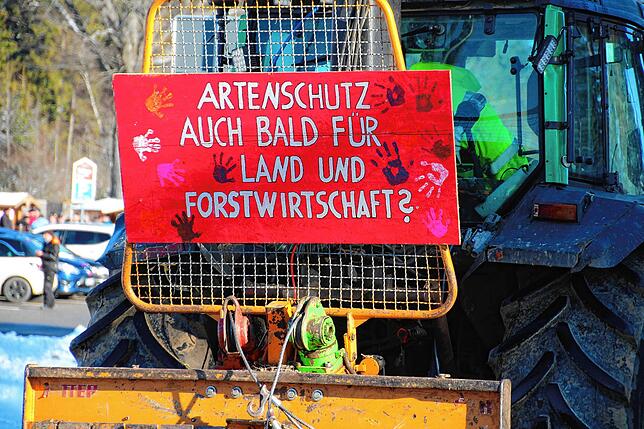 Bild 32: Bauern protestieren gegen Sparpläne: Bilder vom Traktorkorso zur Brauerei Rothaus