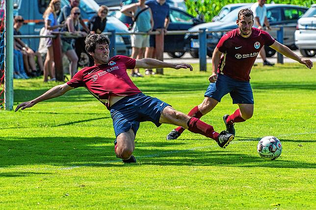 Bild 27: FC Weizen bleibt nach 2:0-Sieg beim FC Huttingen in der Kreisliga A &ndash; und wir haben Bilder