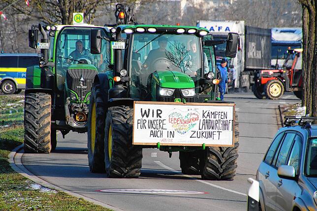 Bild 18: Korso mit 450 Fahrzeugen und Abschlusskundgebung &ndash; Das sind die Bilder