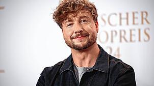 Samu Haber tritt am 28. Juni beim Meersburg Open Air auf dem Schlossplatz auf. Das Bild vom September 2024 zeigt den Musiker bei der 15. ...