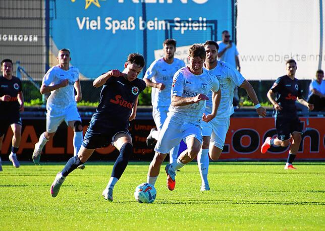 Bild 20: Fünf Tore und viele Zweikämpfe: Unsere Bilder des Oberliga-Duells zwischen Ravensburg und Singen