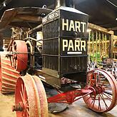 Der 9,5 Tonnen schwere Traktor Hart-Parr 30/60 aus dem Jahre 1916, genannt „Old Reliable““, beeindruckt.