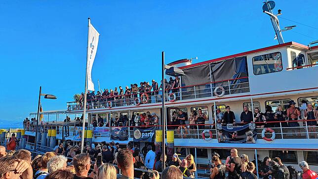 Bild 13: Torture Ship: Bilder vom Boarding in Friedrichshafen