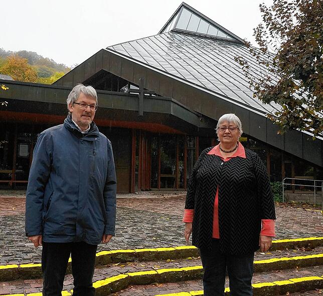 Einladung an Gläubige: Die Kirchen – hier Gemeindepfarrer Wieland Bopp-Hartwig und Dekanin und Pfarrerin Christiane Vogel von der ...