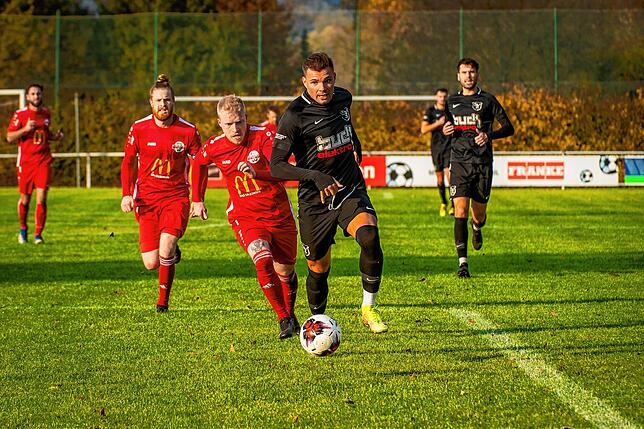 Bild 1: SV Buch wendet das Blatt zum 5:3-Sieg beim FC Wallbach &ndash; und wir haben die Bilder!