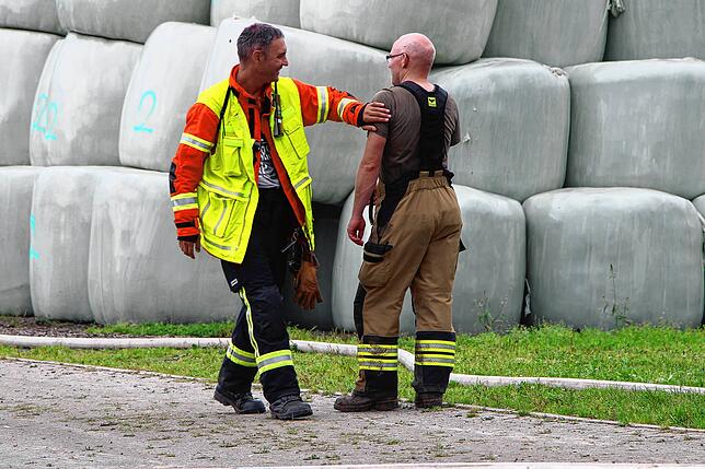 Bild 7: Scheune brennt: Bilder vom Großeinsatz der Feuerwehr in Bernau-Goldbach