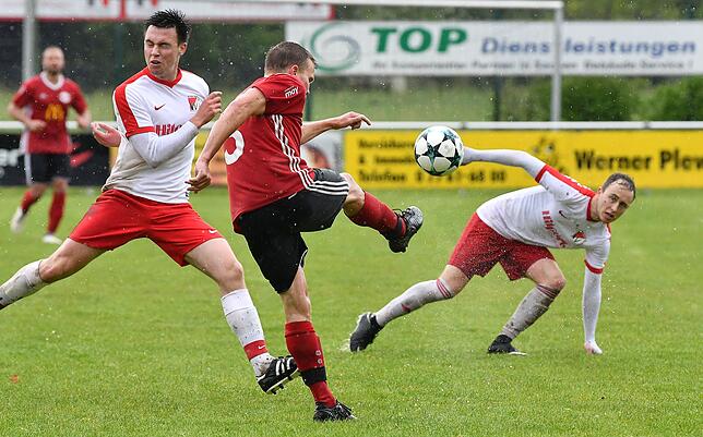 Bild 4: FC Wallbach siegt 2:1 gegen den FC RW Weilheim – und wir haben die Bilder!