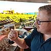 Pascal Richard, seit April dieses Jahres Kellermeister des Weinguts Markgraf von Baden, richtet auf Schloss Salem gerne Weinproben aus.
