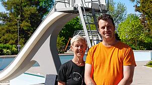 Doppelte Sicherheit: Über das Hilzinger Freibad und seine Gäste wachen in dieser Saison die Bademeister Rita Assire und Mathieu Assire.