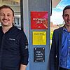 Jason und Niklas Grom (von links) können mit der Burg ihren Michelin-Stern verteidigen. Die neue Plakette kommt im Laufe des Jahres.