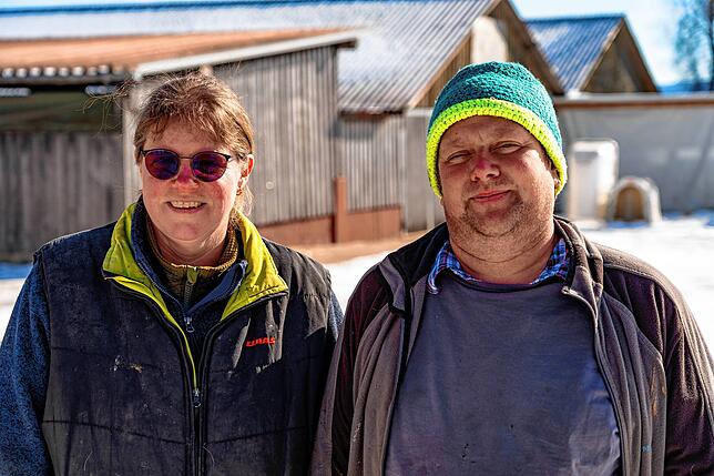Landwirt Jürgen Moser mit Ehefrau Sabine auf ihrem Hof auf den Immenhöfen.