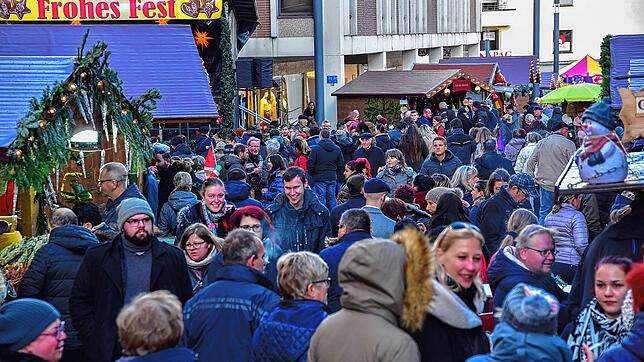 Treffpunkt Weihnachtsmarkt im Oberzentrum: Kann es 2021 wieder so werden? Unser Bild zeigt eine Szene aus Schwenningen vom Dezember 2019.