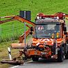Zwei Unimogs mähen ab 13. Mai die Randstreifen entlang der B31-neu.