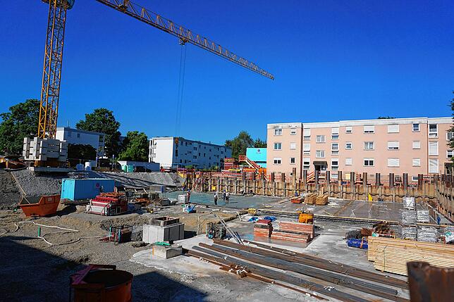 Die Postbau-Genossenschaft Tübingen hat mit ihrem Neubauprojekt in der Müllerstraße begonnen. In zwei Bauabschnitten sollen 91 Wohnungen ...
