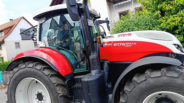 Bild 18: Großer Festumzug am Gmeindshus Oberlauchringen