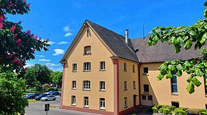 Im Erdgeschoss der Schlossstraße 2 befindet sich im Herz-Jesu-Heim die Katholische Öffentliche Bücherei St. Martin. Die Ausleihe ist ...