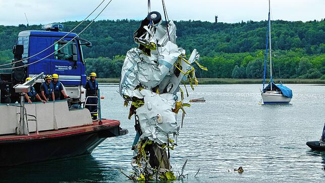 Der Flugzeugabsturz vor der Mainau am 8. August 2017 beschäftigte nicht nur die Wasserschutzpolizei viele Wochen lang.