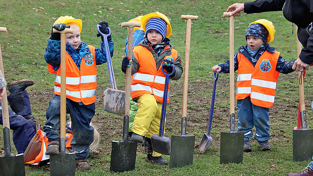 Der Ausbau der Kindergarten in VS, hier der Spatenstich am Klinikkindergarten, kostet die Stadt enorme Summen. Doch eine Erhöhung der ...