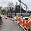 Die Behelfsbrücke in der Peterzeller Straße in VS-Villingen hält die wichtige Verbindung über die Brigach offen. Hier ein Panoramafoto ...