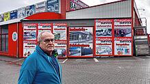 Josef Schneider vor seinem Baumarkt. Die Wurzeln der Firma reichen fast 140 Jahre zurück. Nun wird er sein Unternehmen bis Ende März ...