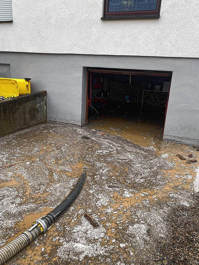 Die Feuerwehr Meßkirch musste am Sonntag mehrere Garagen und Keller in Meßkirch, Dietershofen und Ringgenbach leerpumpen.