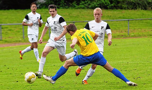 Bild 14: Schnappschüsse aus der Bezirksliga-Saison 2012/2013
