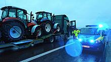 Bei einem schweren Unfall mit einem Lastwagen ist ein Radfahrer am Dienstag auf der Autobahn 81 gestorben.