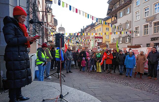 Die SPD-Bundestagsabgeordnete Rita Schwarzelühr-Sutter richtete bei der Kundgebung in Waldshut eindrückliche Worte an die Menschen.