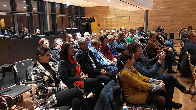 Ein kleiner Kreis von Studiogästen verfolgte live die Podiumsdiskussion zur Bürgermeisterwahl in Uhldingen-Mühlhofen.