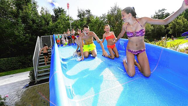 Beliebte Attraktion im Villinger Kneippbad: die Wellenrutsche. An Christi Himmelfahrt, 9. Mai, beginnt im Bad die Saison 2024.