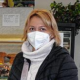 Sofia Aharkova, die im März 2022 aus Kiew nach Konstanz geflohen ist, ist froh, dass sie mit Waren aus dem Tafelladen ihre Kinder und ...