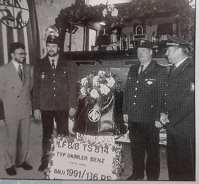 Bilder aus der ersten Amtszeit bis 1998: Ein neuer Löschzug für Ehingen.