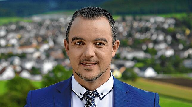 Blumbergs Bürgermeister Markus Keller stellte gestern Abend im Gemeinderat die wichtigsten Investitionen im nächsten Jahr vor. Bilder: ...