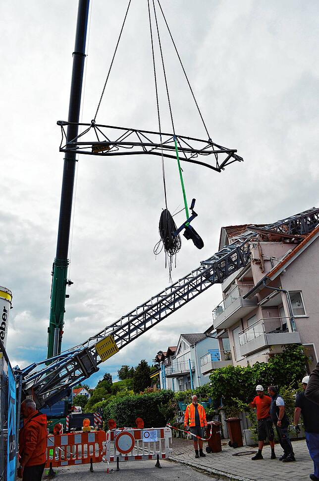 Bild 17: Nach Baukran-Unglück wegen Unwetter: Hier gibt es Bilder und Videos vom Bergungseinsatz