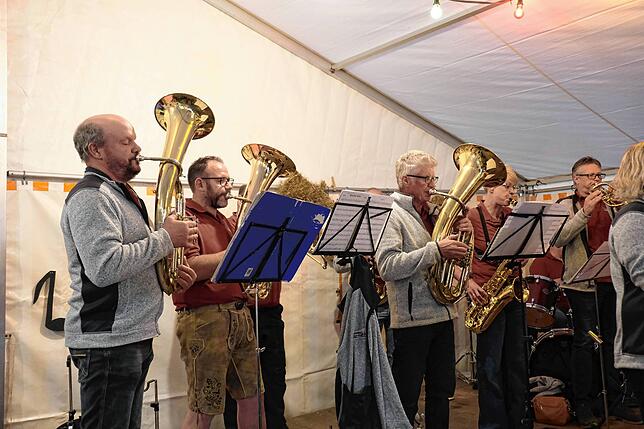 Bild 13: Birkendorfer Schopfschellenfest - Das sind die besten Bilder der Musiker