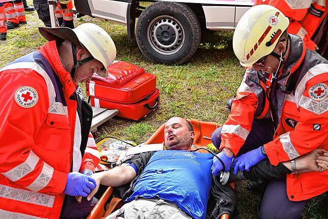Bild 24: Schwarzwaldbahn: 250 Einsatzkräfte proben Ernstfall im Sommerauer Tunnel